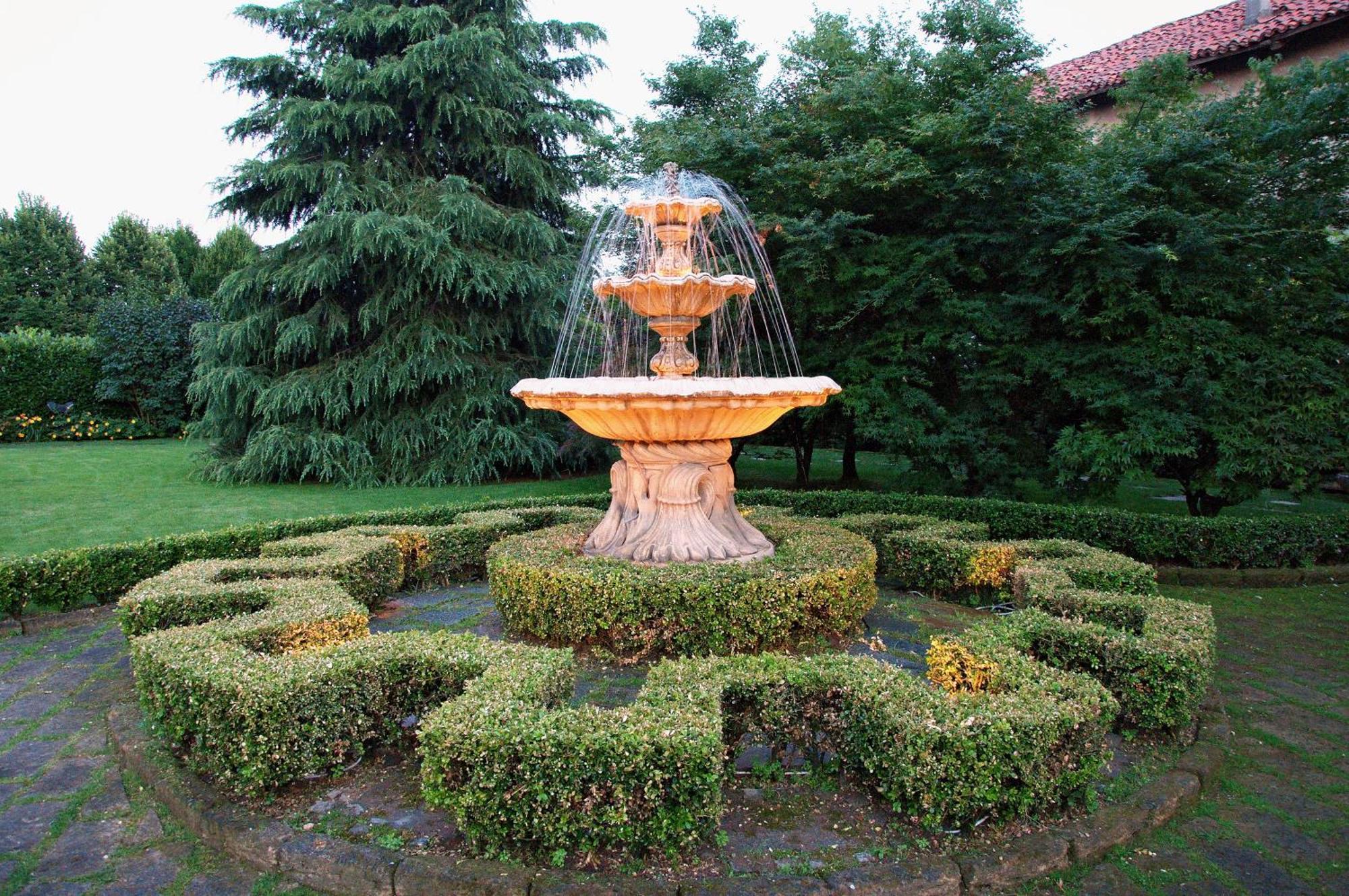 Hotel Ristorante La Torretta Bianze Exterior photo