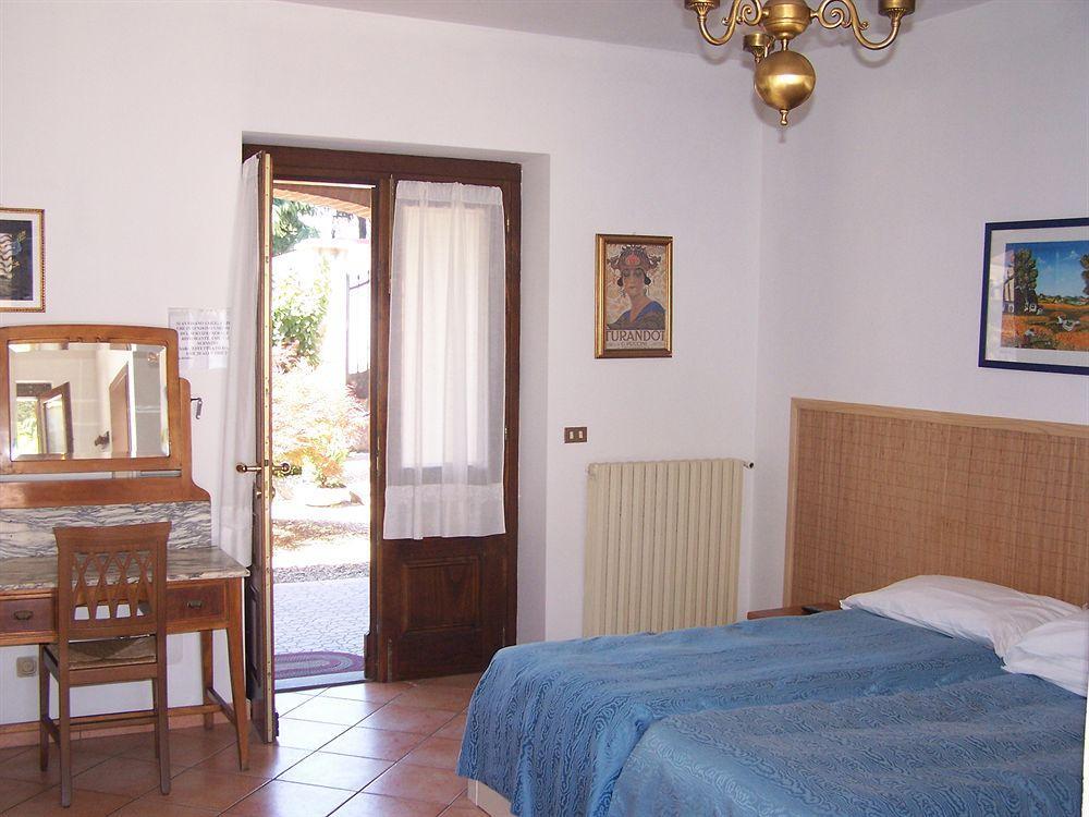 Hotel Ristorante La Torretta Bianze Exterior photo
