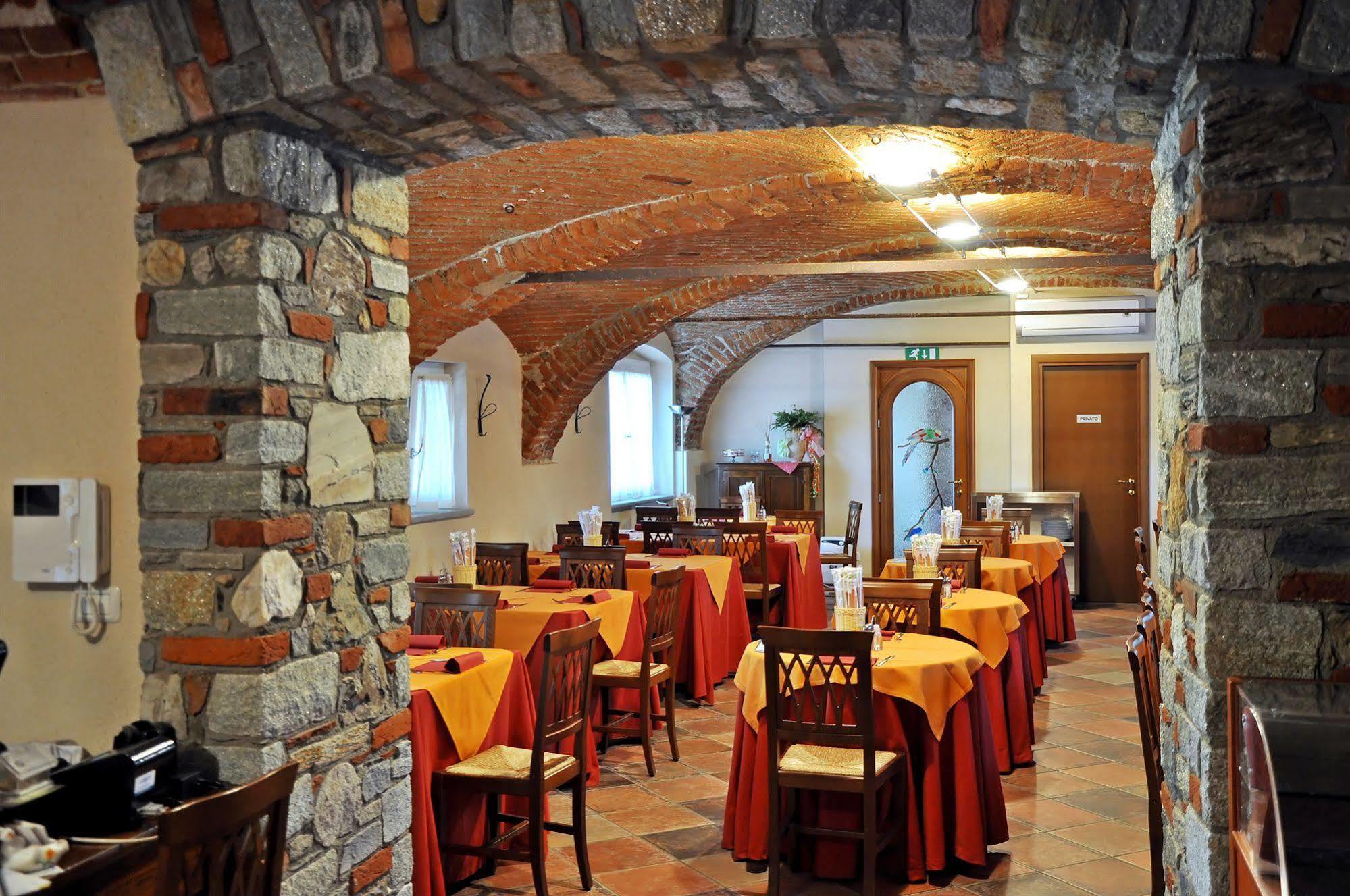 Hotel Ristorante La Torretta Bianze Exterior photo